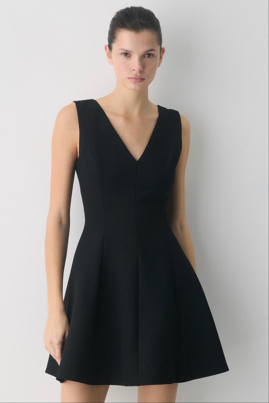 Banana Republic Women’s Sz 14 Sleeve Fit & Flare Dress Black V Neck